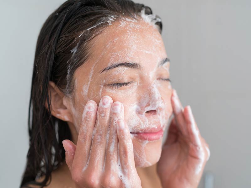 Як правильно очистити шкіру?